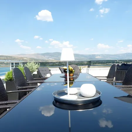 Rooftop アパート *